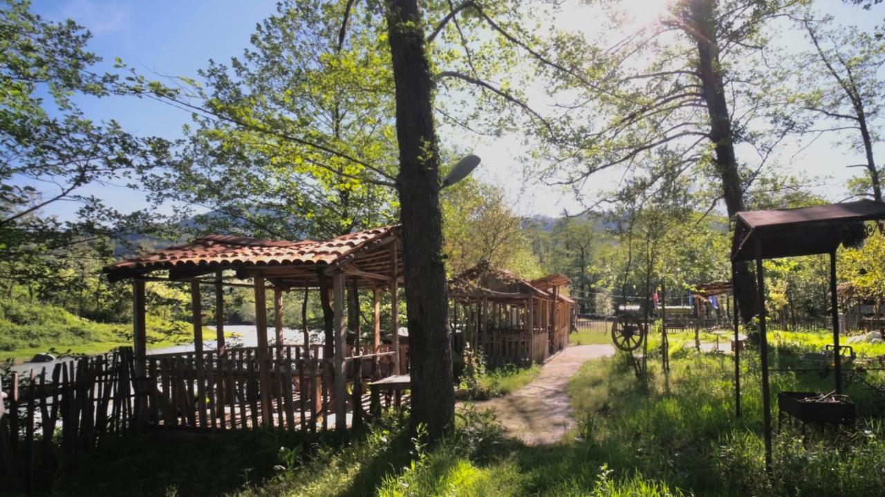 Guesthouse - Family Hotel Bagdati Екстериор снимка